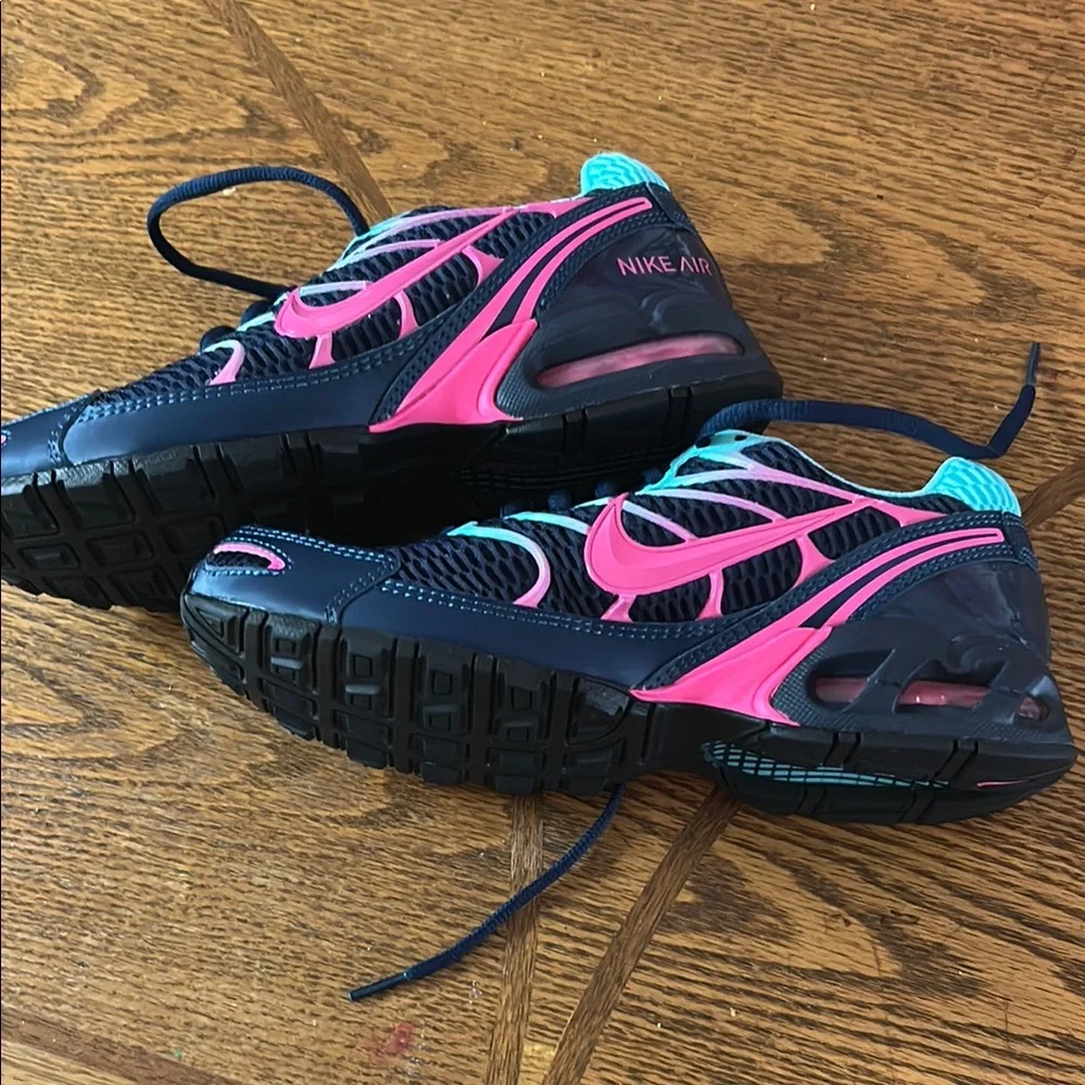 Nike Blue and Pink Athletic Shoes with Cushioned Sole - Picture 7 of 11